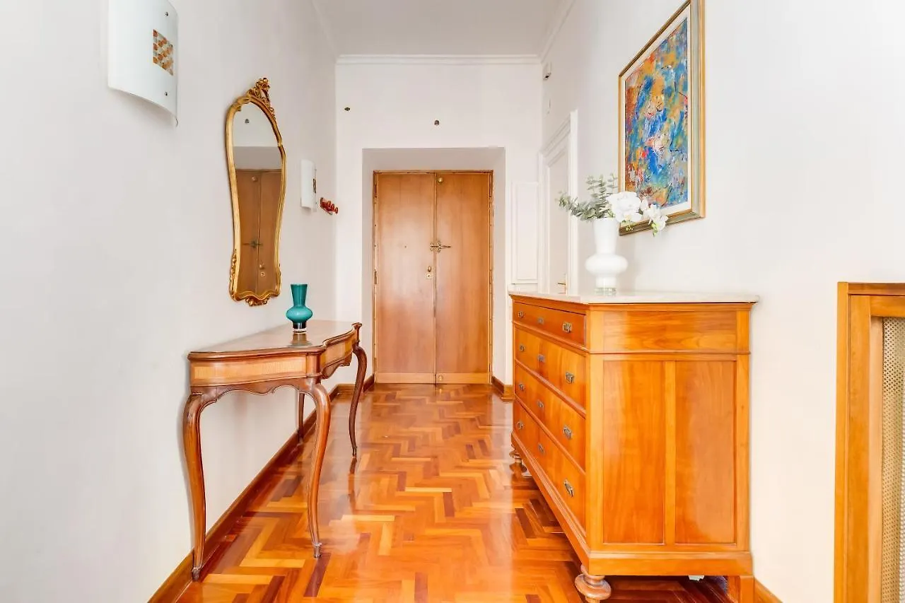 Large And Bright Apartment Amazing View Basilica San Giovanni In Laterano Rome 0*,