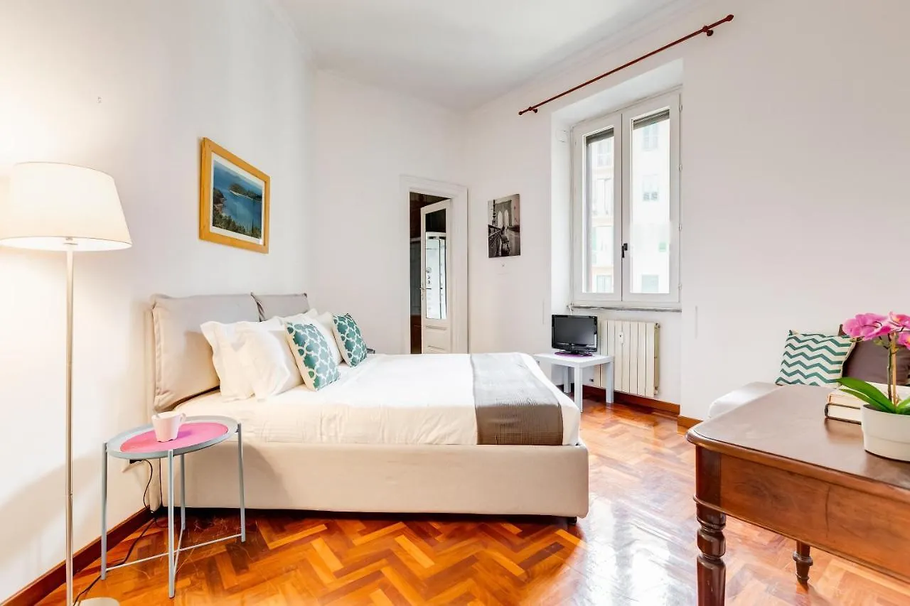 Large And Bright Apartment Amazing View Basilica San Giovanni In Laterano Rome Italy