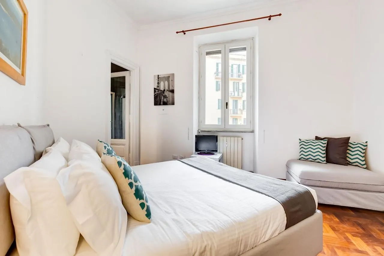 Large And Bright Apartment Amazing View Basilica San Giovanni In Laterano Rome