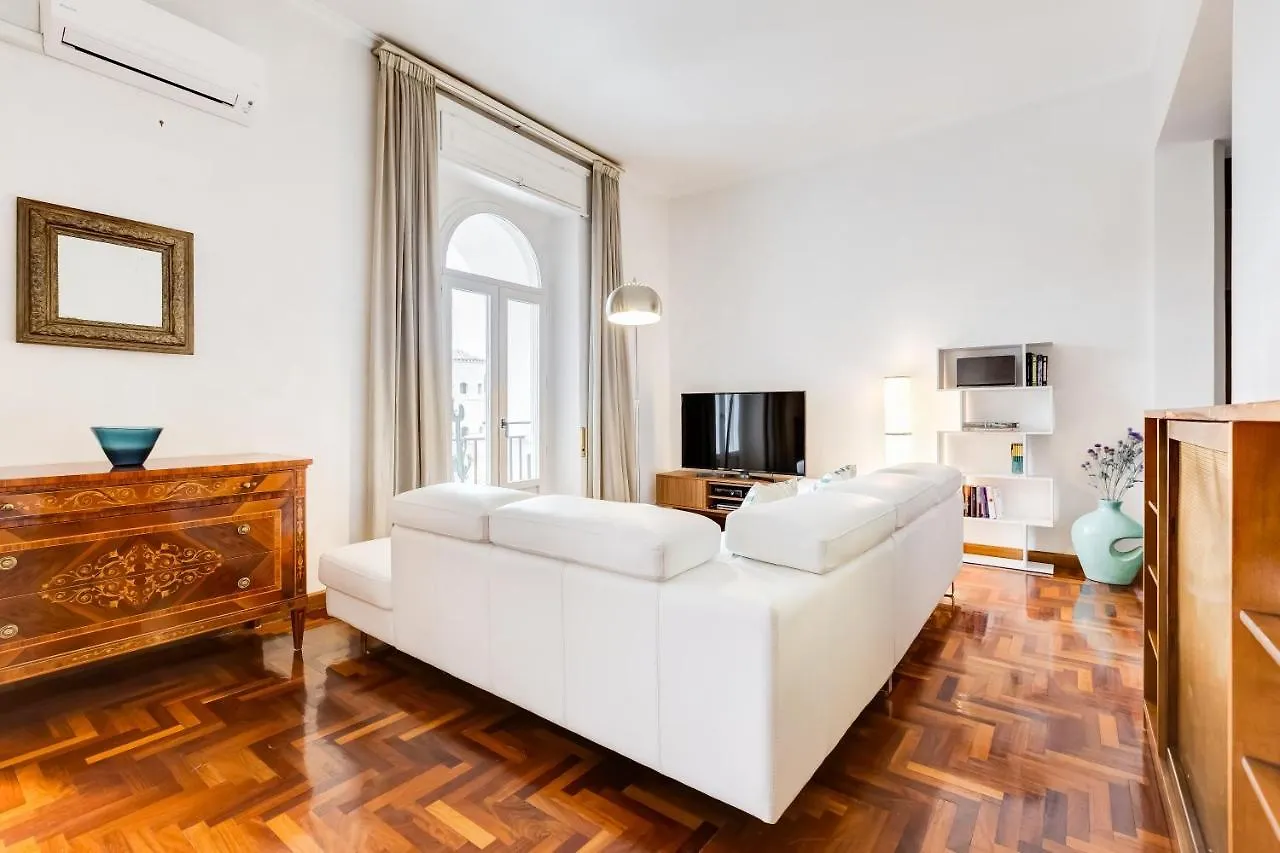 Large And Bright Apartment Amazing View Basilica San Giovanni In Laterano Rome 0*,