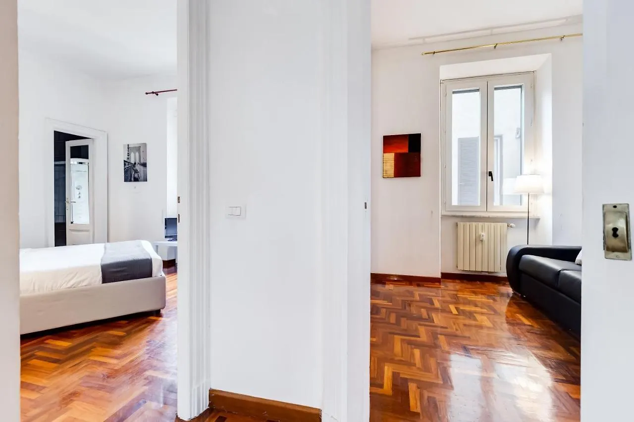 Large And Bright Apartment Amazing View Basilica San Giovanni In Laterano Rome Italy