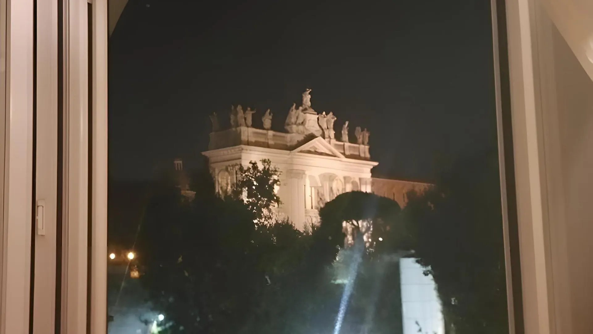 Large And Bright Apartment Amazing View Basilica San Giovanni In Laterano Rome Italy
